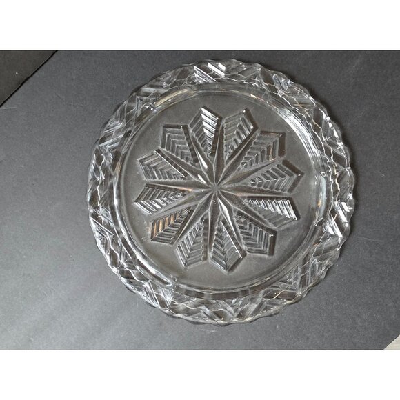Vintage Clear Glass Snowflake Footed Cake Plate With Scalloped Edge - Picture 5 of 5